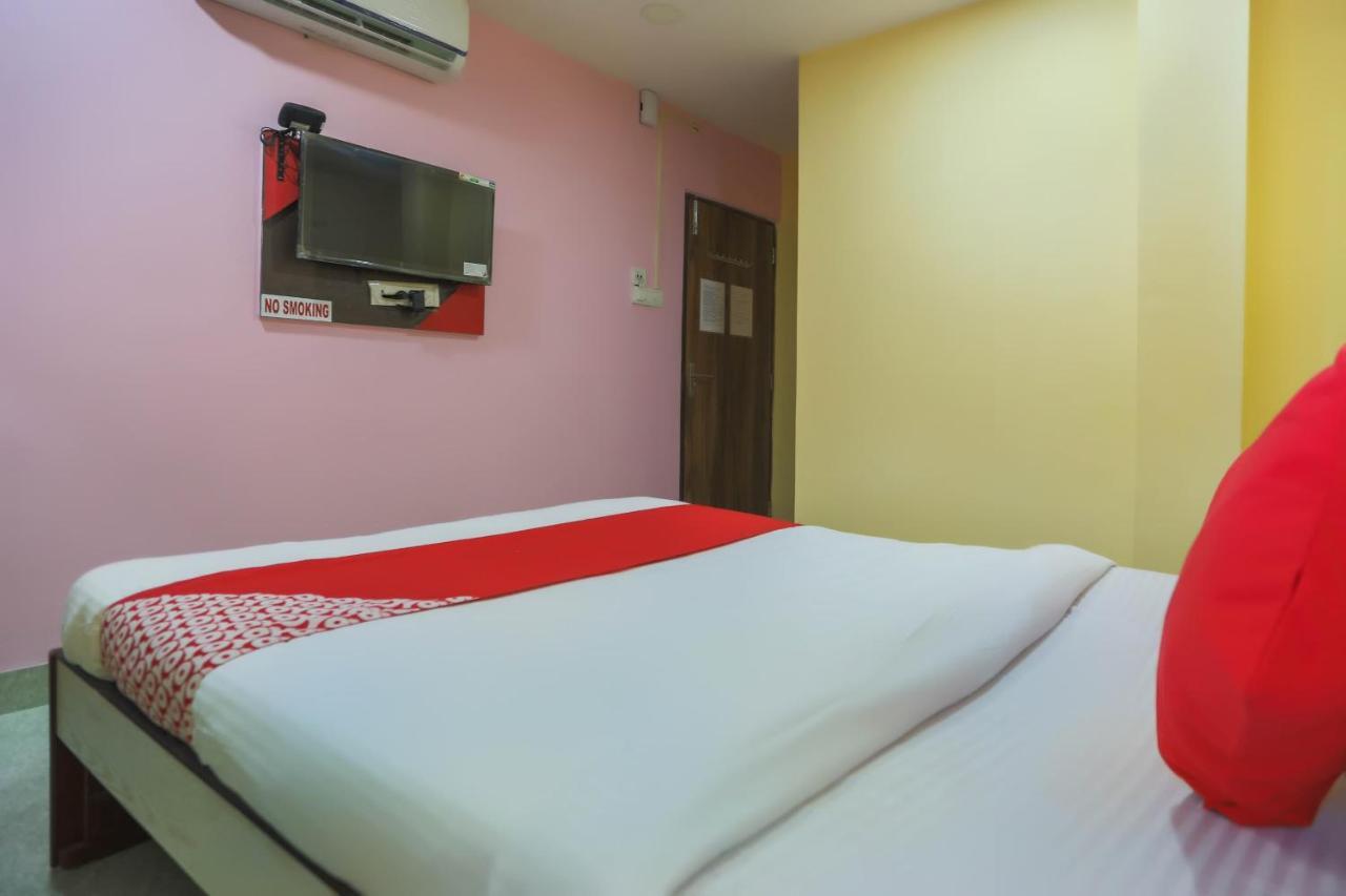 Oyo 62042 Niloy Guest House Jadabpur Bagian luar foto