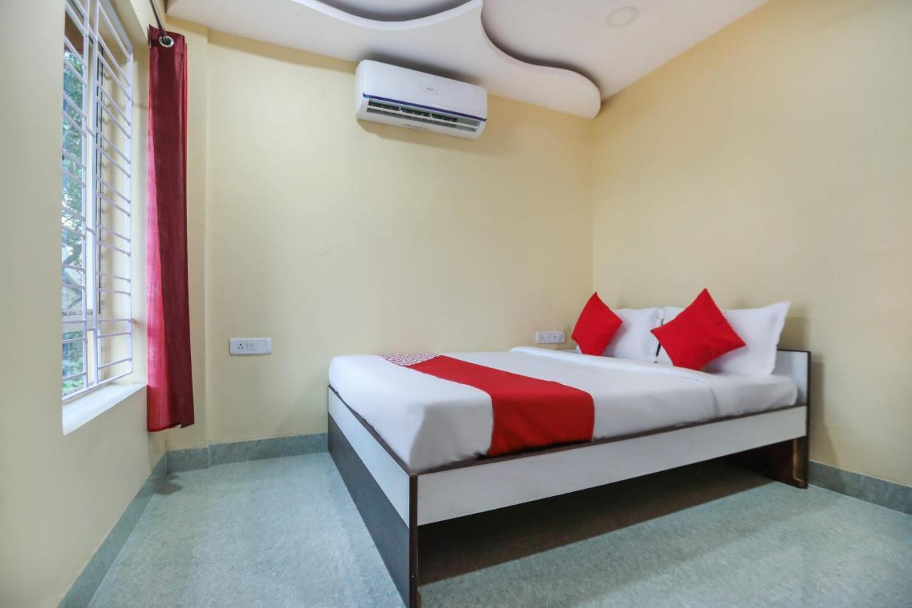 Oyo 62042 Niloy Guest House Jadabpur Bagian luar foto