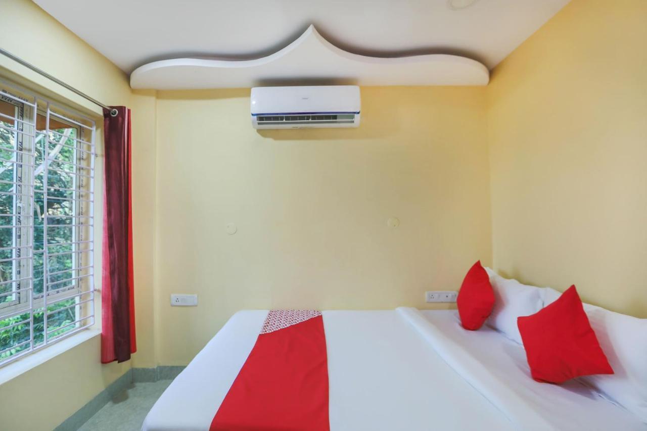 Oyo 62042 Niloy Guest House Jadabpur Bagian luar foto