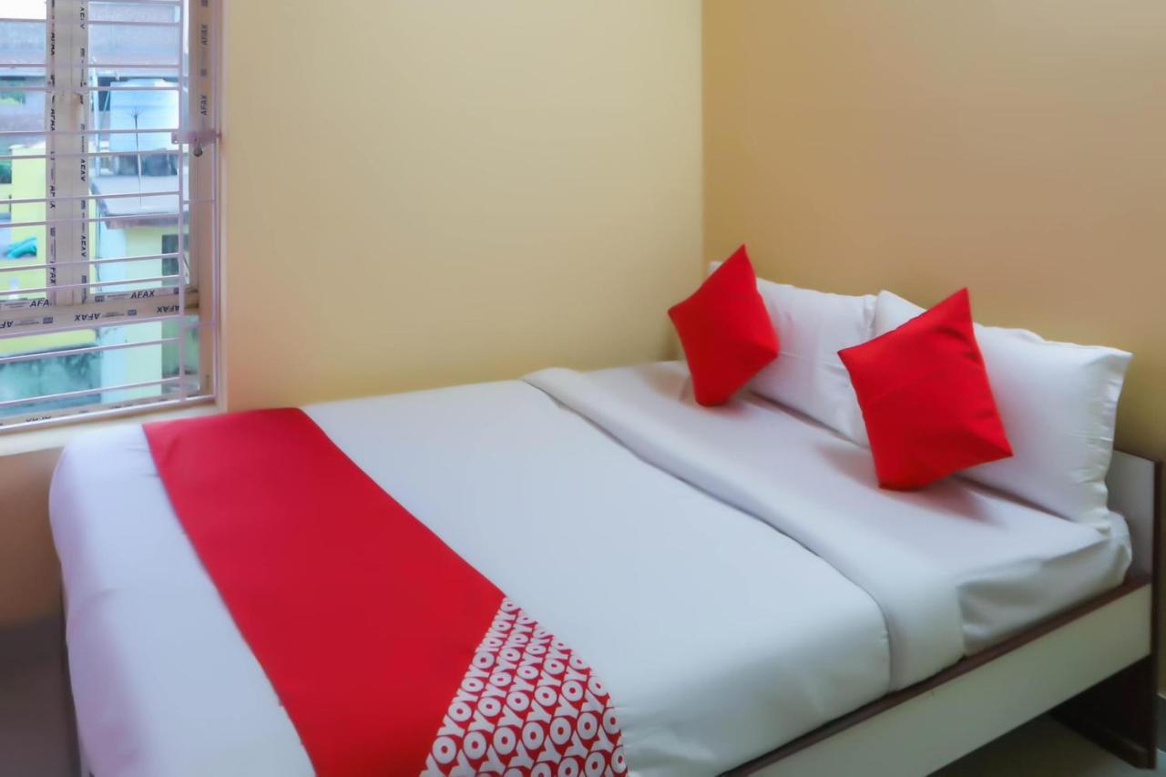 Oyo 62042 Niloy Guest House Jadabpur Bagian luar foto