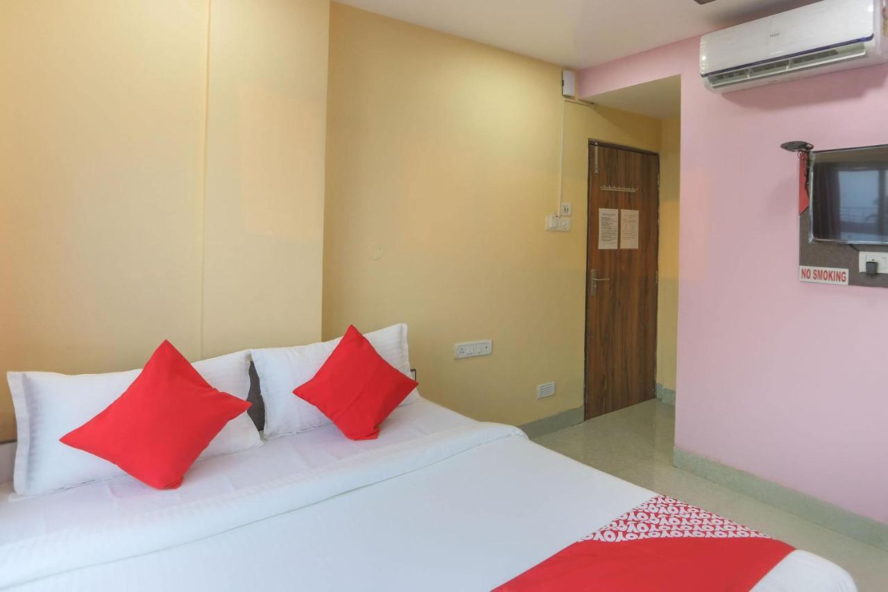 Oyo 62042 Niloy Guest House Jadabpur Bagian luar foto