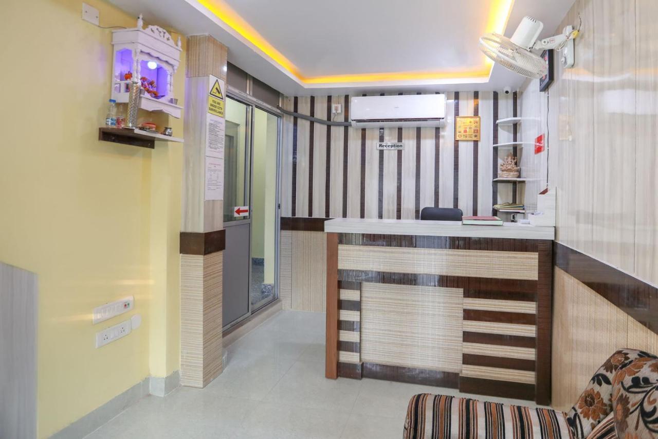 Oyo 62042 Niloy Guest House Jadabpur Bagian luar foto