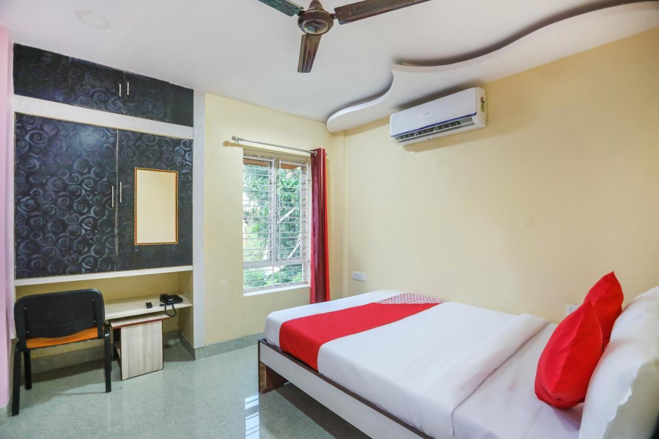 Oyo 62042 Niloy Guest House Jadabpur Bagian luar foto